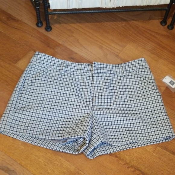 Perfect Gap Gray Winter Wool Shorts. SZ. 4 NWT - Picture 2 of 3